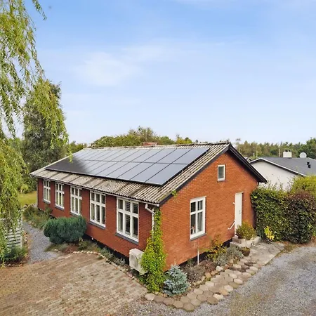 Saja - 550m From The Sea By Interhome